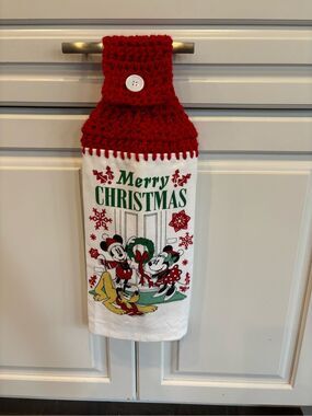 Crochet Top Kitchen Towel- Merry Christmas mickey/Minnie/donald